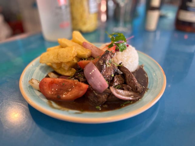 Platos de Fondo y Tradiciones